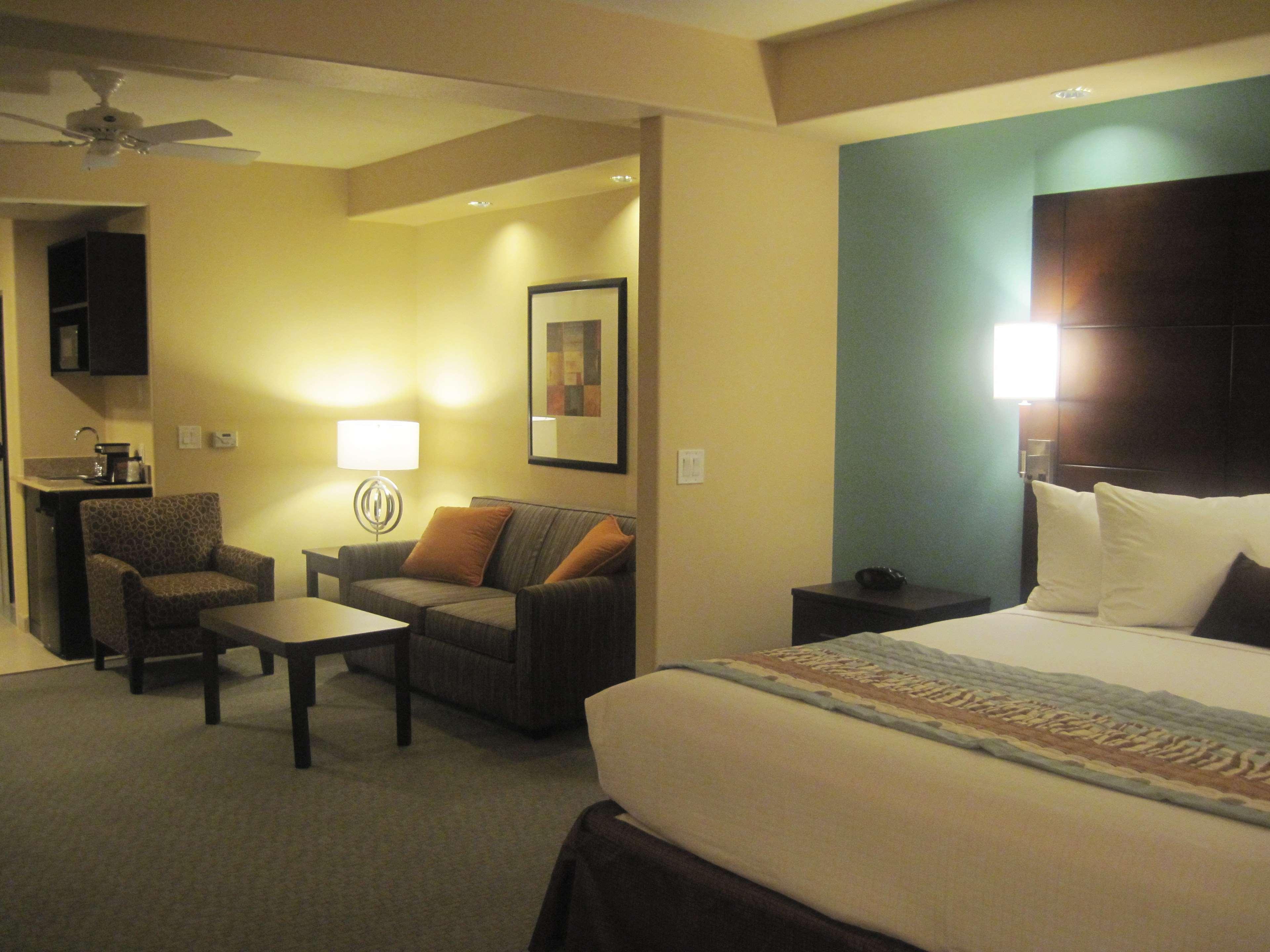 Best Western Plus Midland Suites חדר תמונה